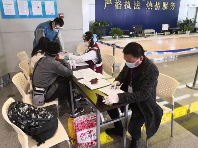 成都空港門(mén)戶(hù)的抗疫防線 15座酒店、1545次航班的“云端守護(hù)”